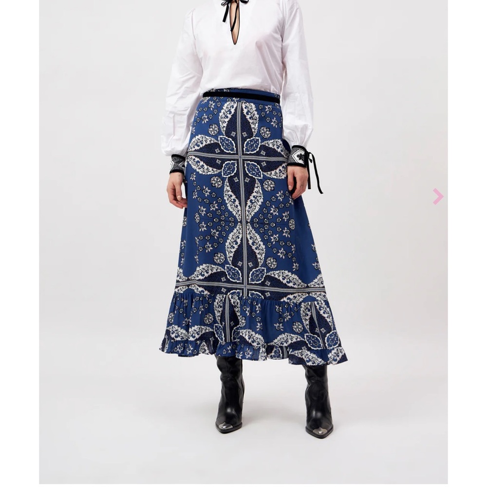 Chic Navy Patterned Maxi Skirt